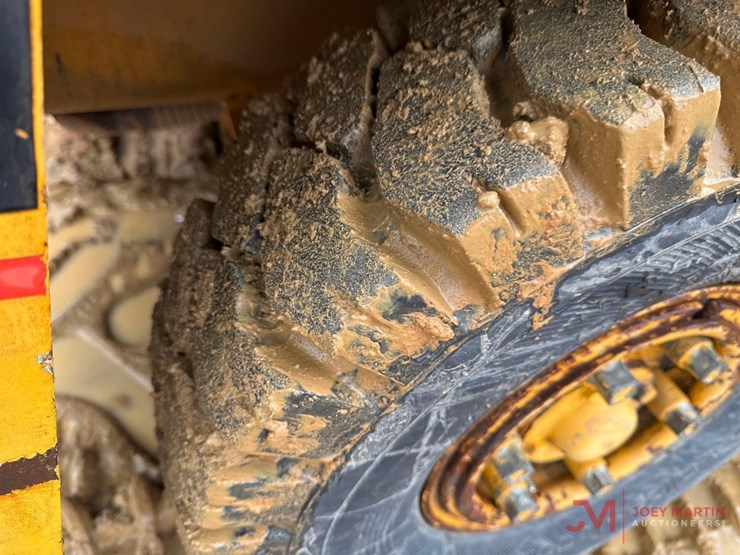 broderson1033.2a-carry-deck-crane-image-7