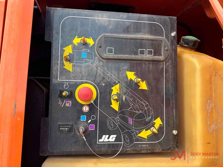 2015-jlg-600s-image-18