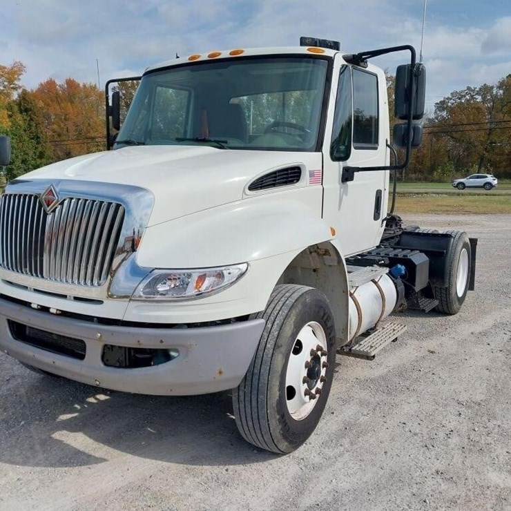 2017 INTERNATIONAL 4000