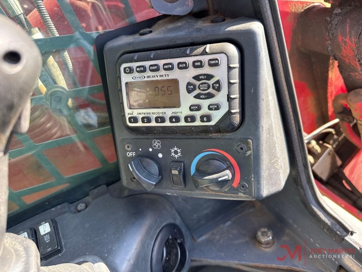 2018-takeuchi-tl12r2-image-18