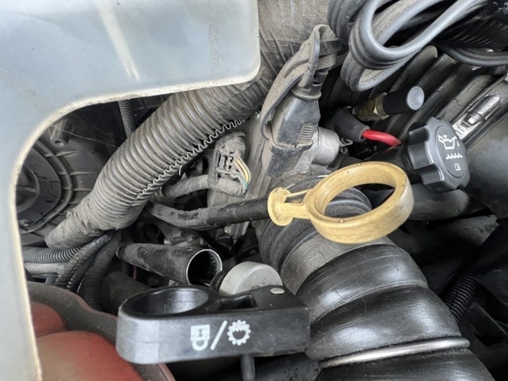 2014-chevrolet-express-paratransit-bus-image-13