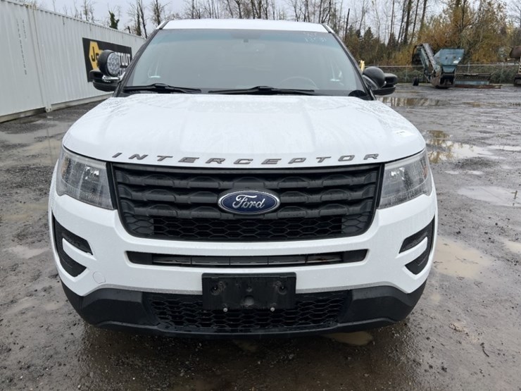 2018-ford-explorer-image-8