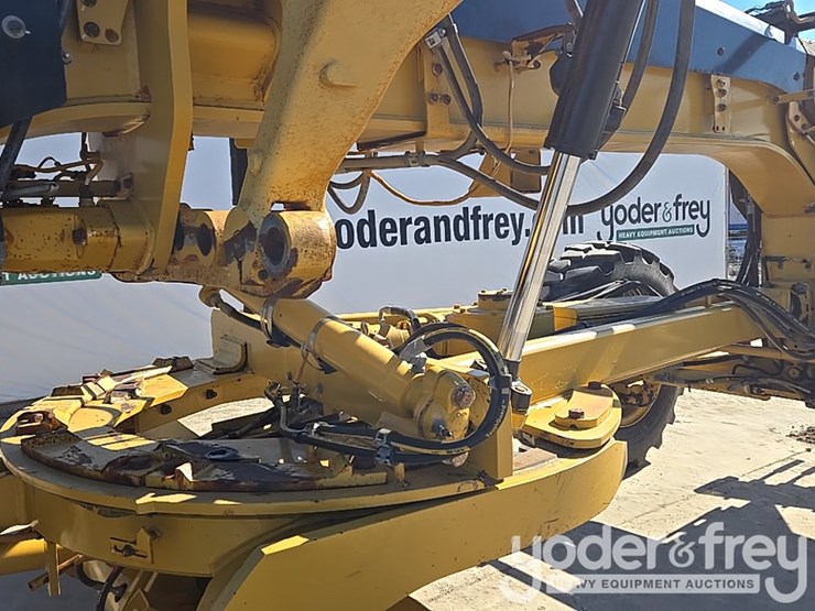 2016-caterpillar-120m2-image-112