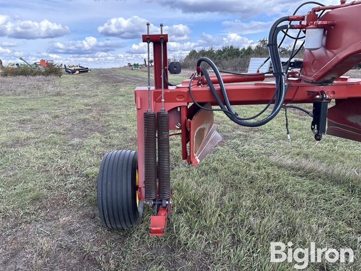 2011-new-holland-h7150-image-18