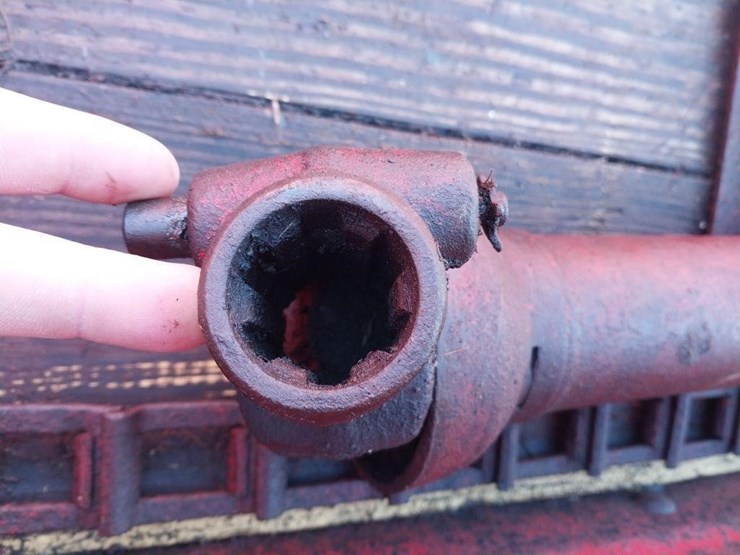 new-holland-325-image-8