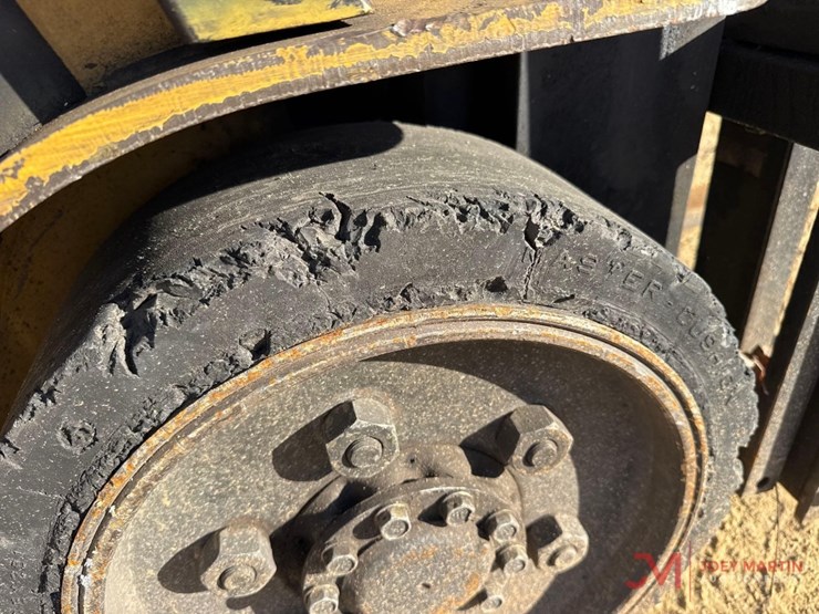 caterpillar-gc25k-image-12