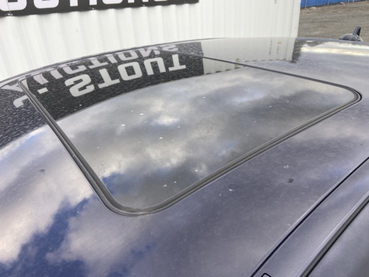 2011-mercedes-benz-e350-awd-sedan-image-39