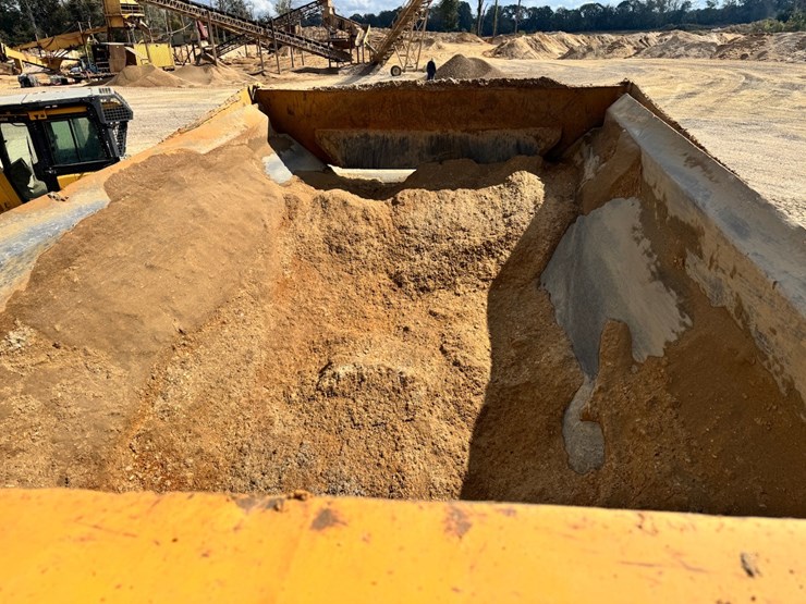 2022-deere-410e-image-10