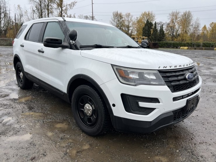 2018-ford-explorer-image-2