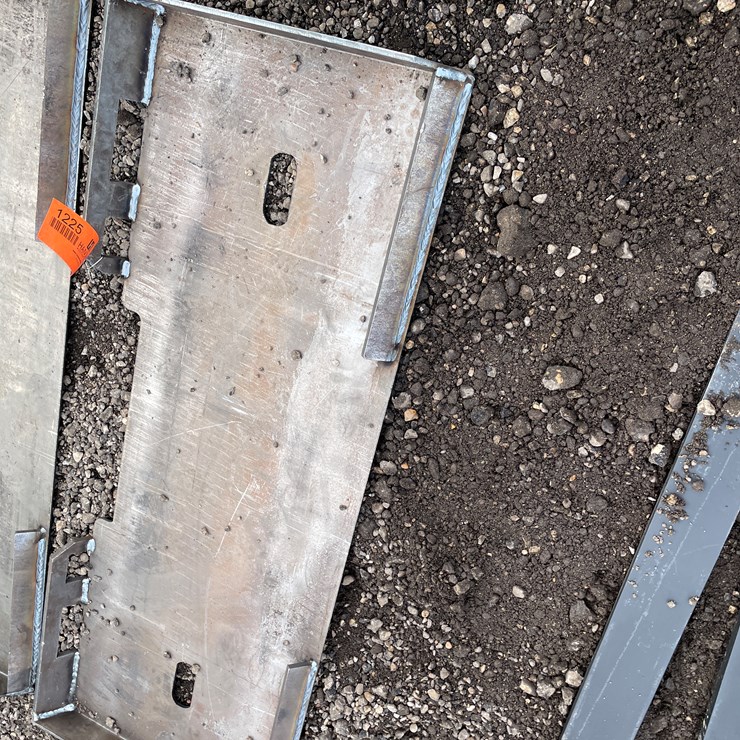 #1225 • Skidsteer Adapter Plates