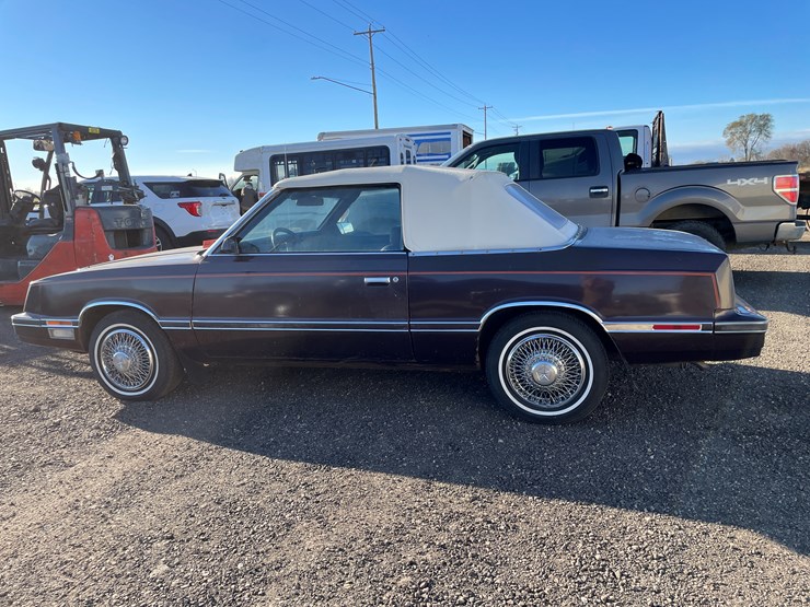 #1075-•-1982-chrysler-lebaron-convertible-(has-wi-title)-image-8