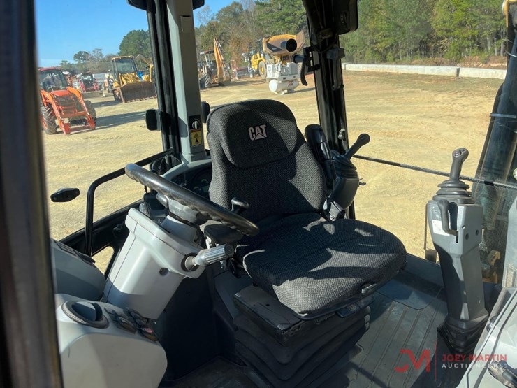 2017-caterpillar-420f-it-image-23