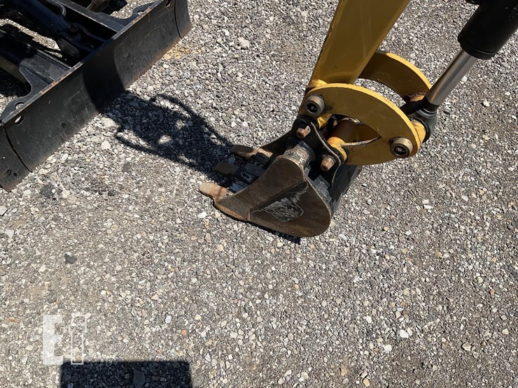 2022-caterpillar-300.9d-image-9