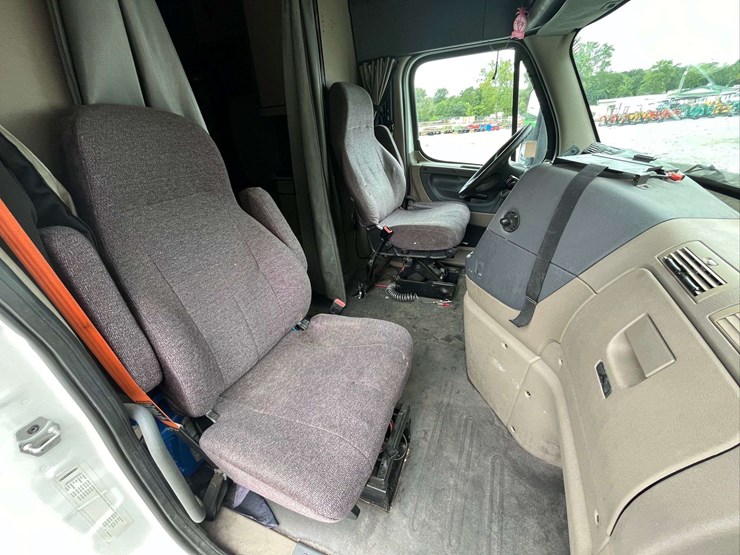 2018-freightliner-cascadia-evolution-t/a-truck-tractor-image-62