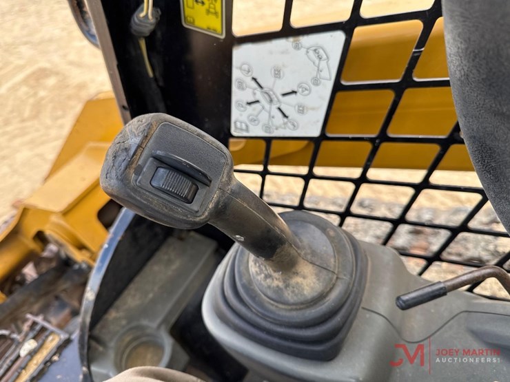 2017-caterpillar-289d-image-12