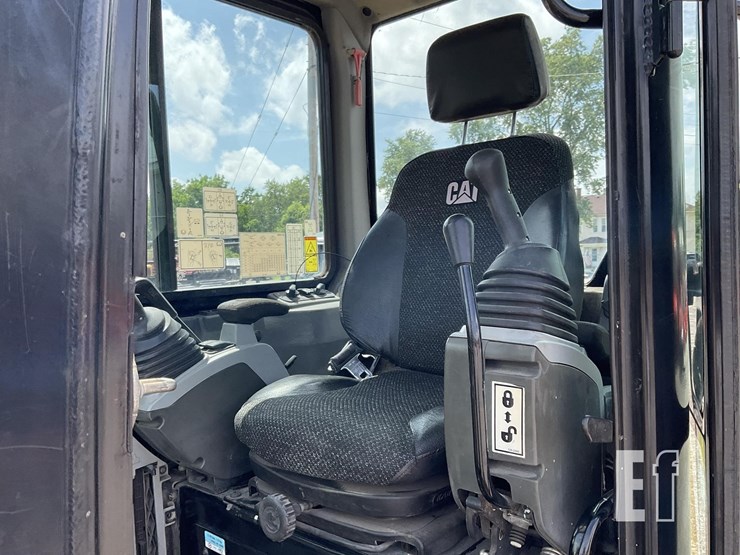 2019-caterpillar-305e2-cr-image-18