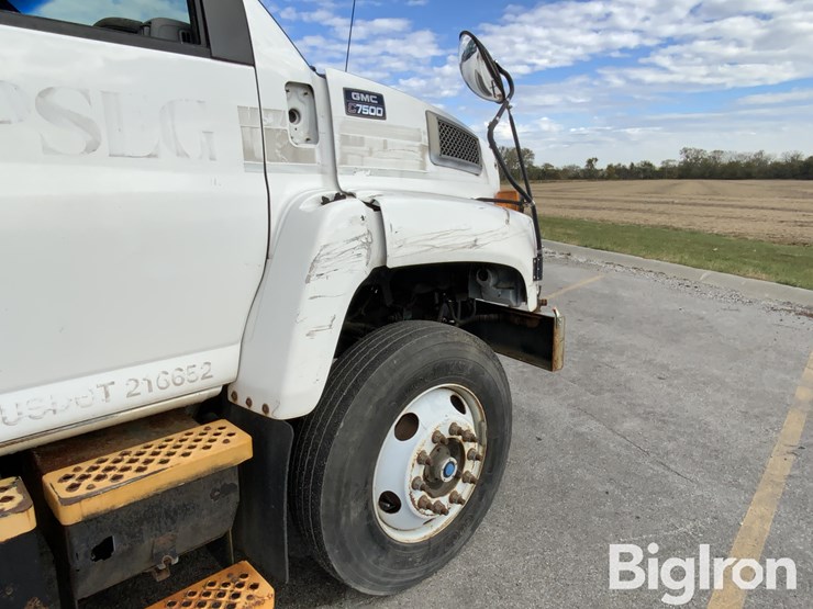 2005-gmc-topkick-image-17