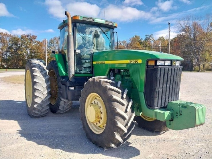 john-deere-8200-image-3