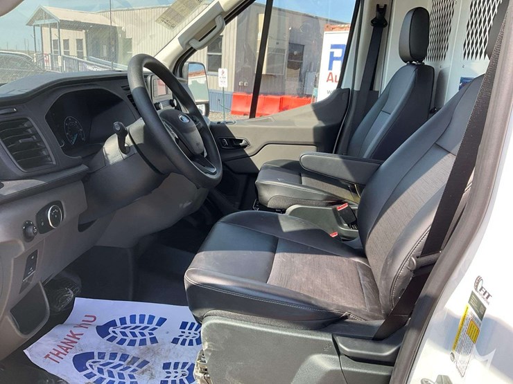 2025-ford-transit-image-10