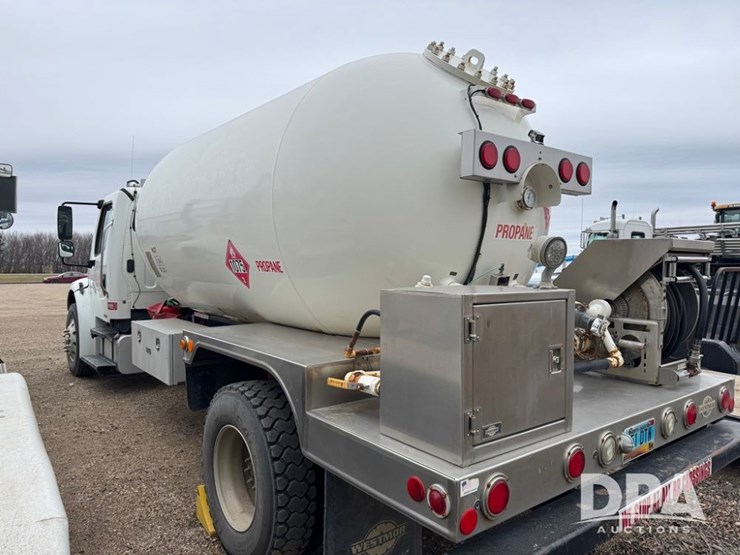 2009-freightliner-lp-truck-(dr12787-unit-5255)-image-10