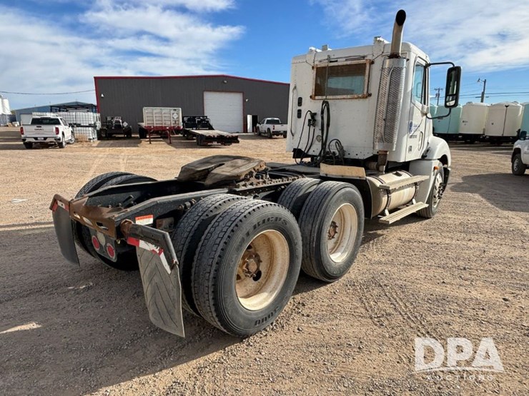 2006-freightliner-day-cab-truck-(gp12099,-unit-802)-image-6