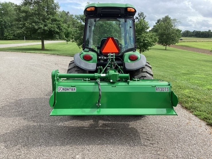 john-deere-4044r-image-2