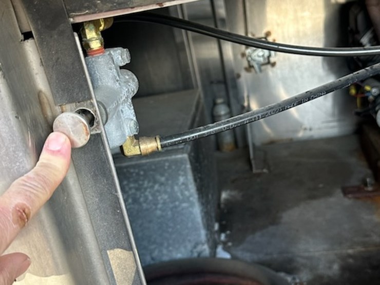 1982-heil-trailer-image-30