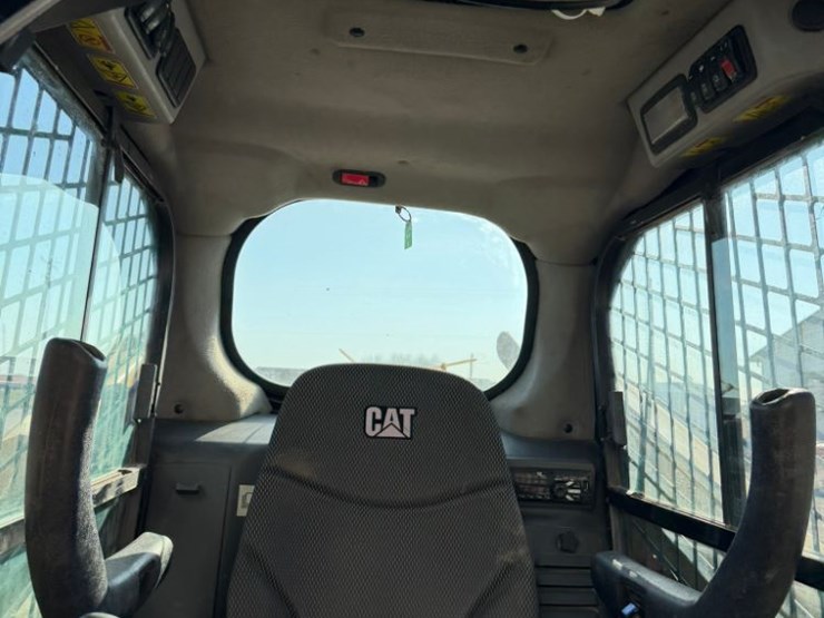 2022-caterpillar-279d3-image-60