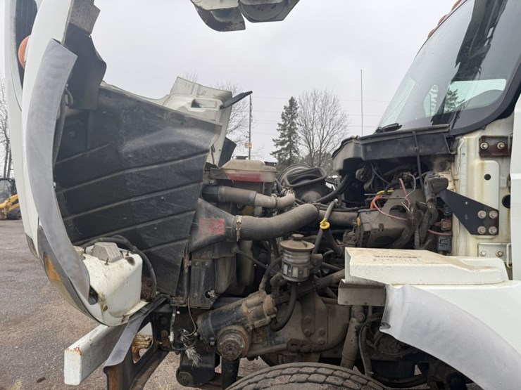 2006-international-7300-image-10