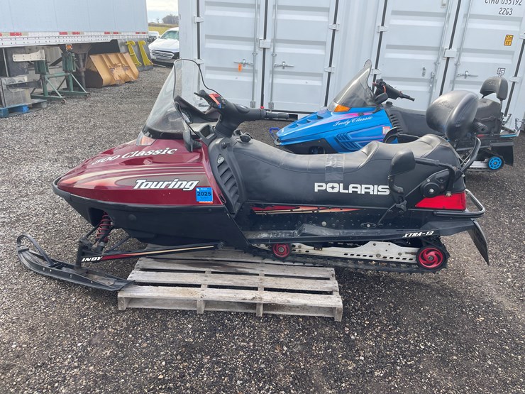 #1091-•-2000-polaris-indy-classic-touring-snowmobile-(has-reg.-card)-image-5