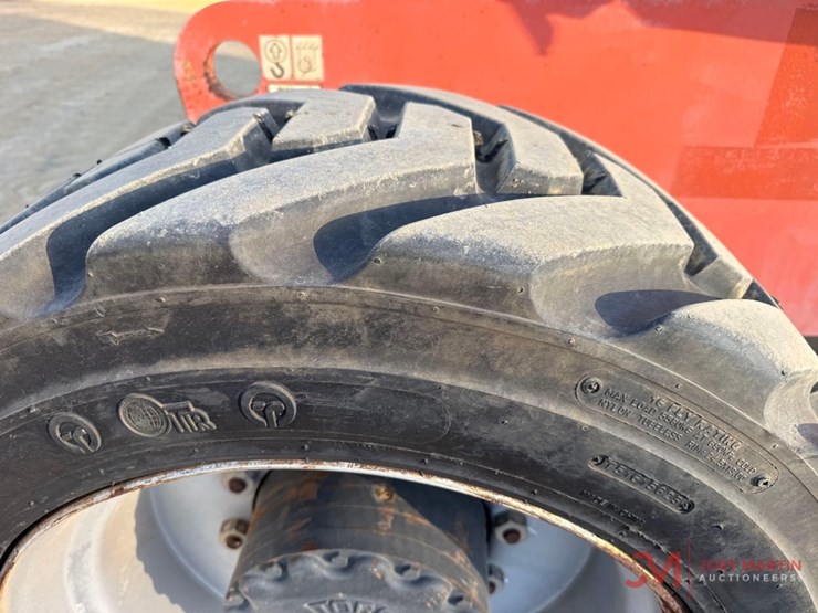 2007-jlg-800s-image-16