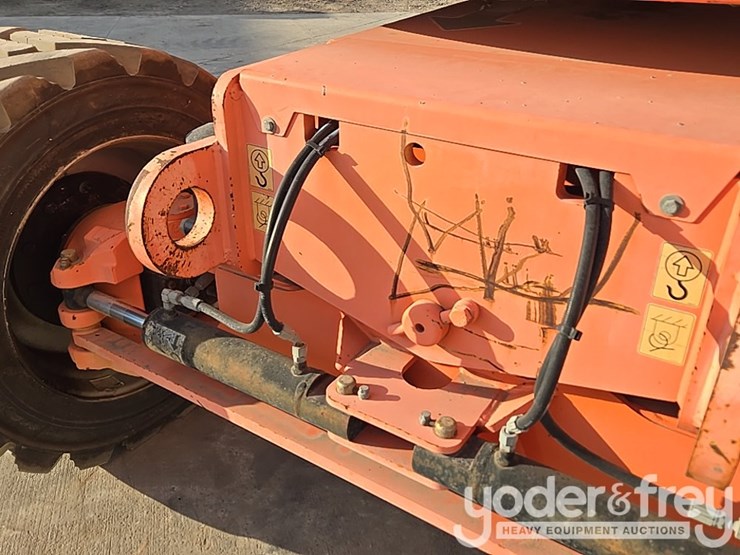 2014-jlg-800aj-image-24