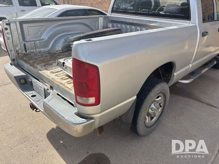 2004-dodge-2500-image-27