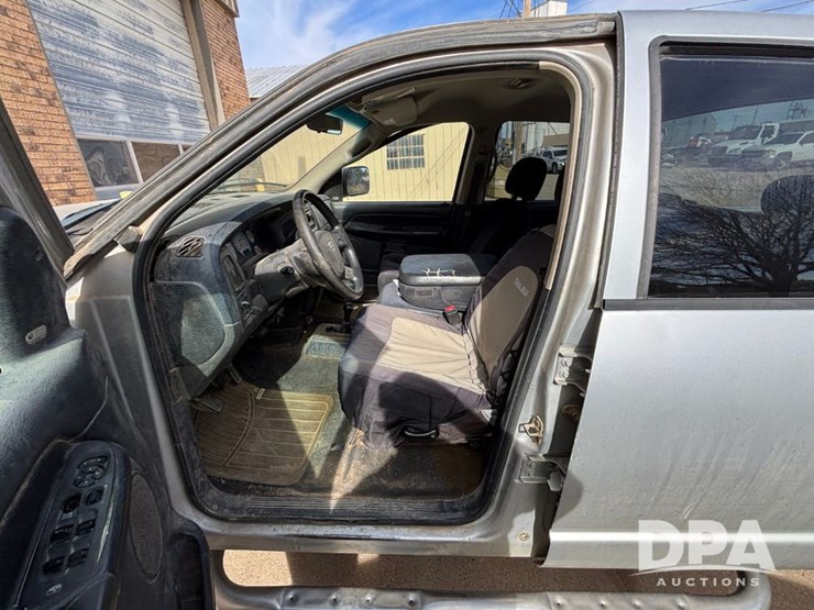 2004-dodge-2500-image-52