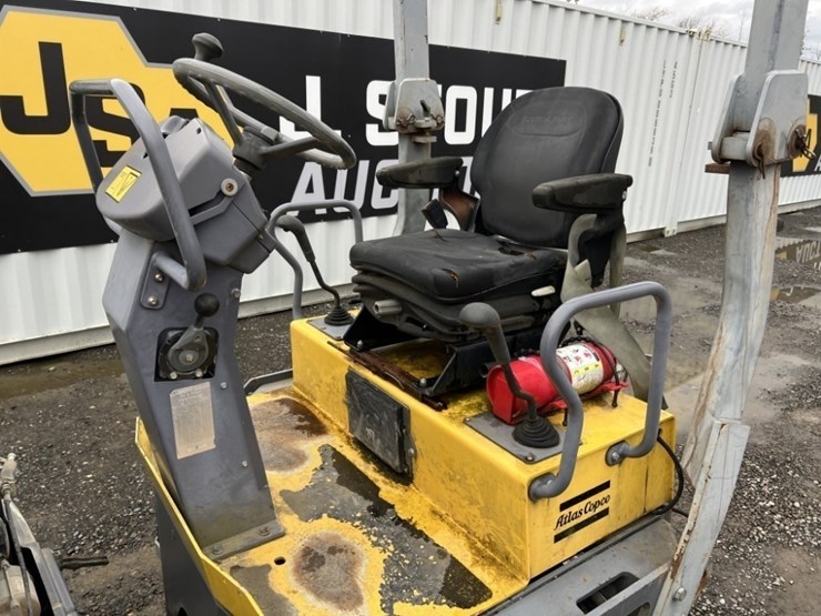 2015-dynapac-cc1200-image-15