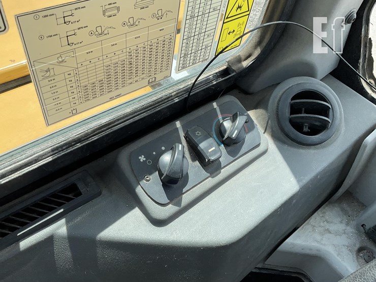 2019-caterpillar-305e2-cr-image-19