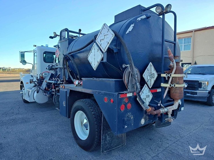 2016-peterbilt-337-image-22