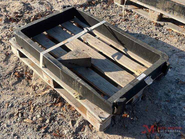 (2)-43"-x-5"-forklift-forks-image-2