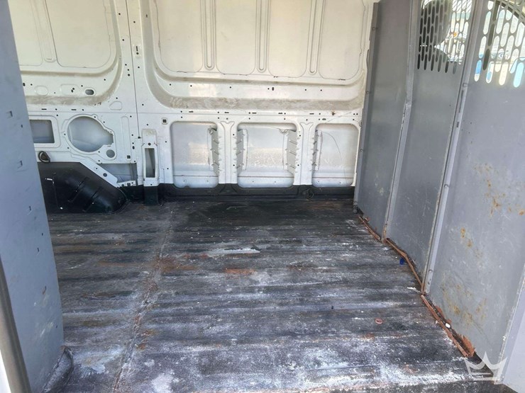 2017-ford-transit-image-24