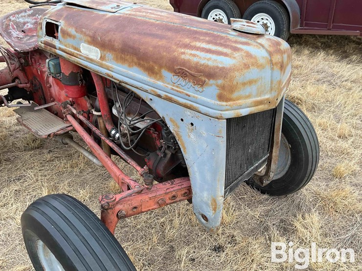 1950-ford-8n-image-18