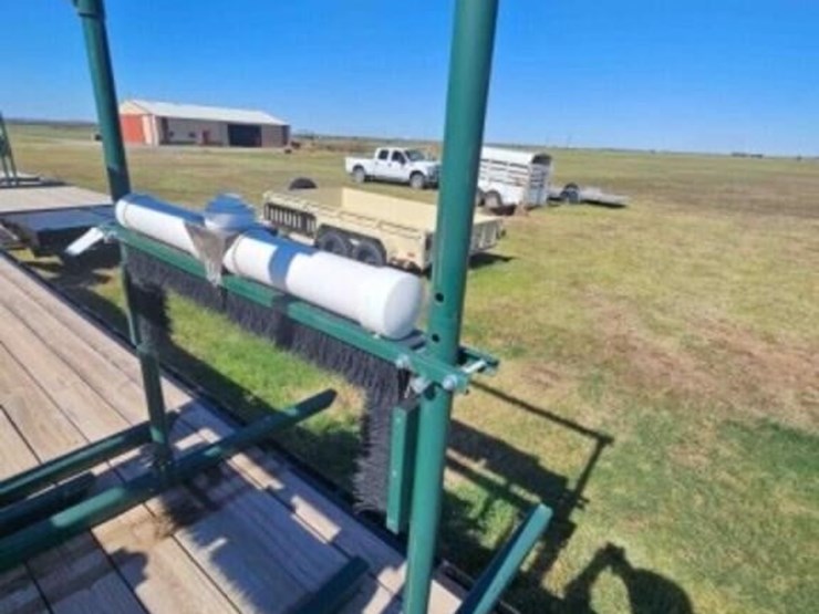 new-escoba-cattle-oiler-scrubber-image-5