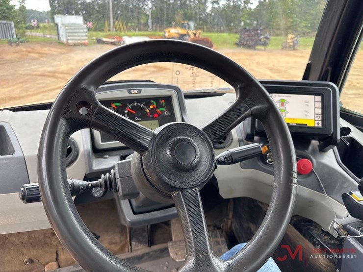 2019-caterpillar-730-image-19