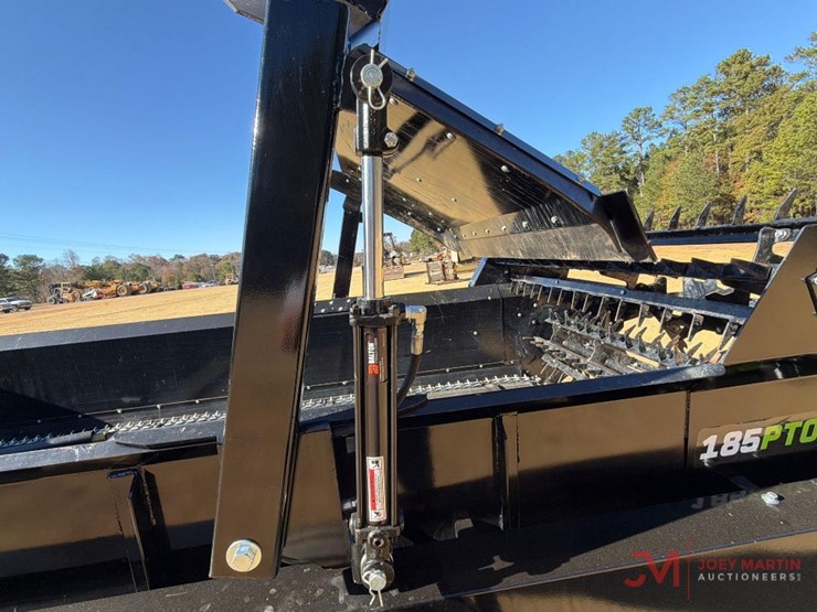 abi-185pto-pull-type-manure-spreader-image-12