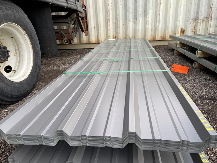 #1239-•-12'-sheets-of-steel-siding-image-3