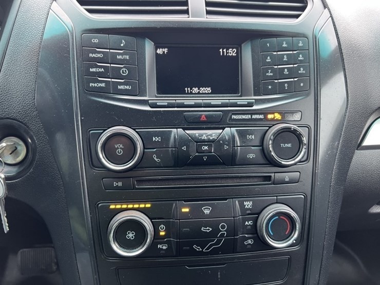 2018-ford-explorer-image-25