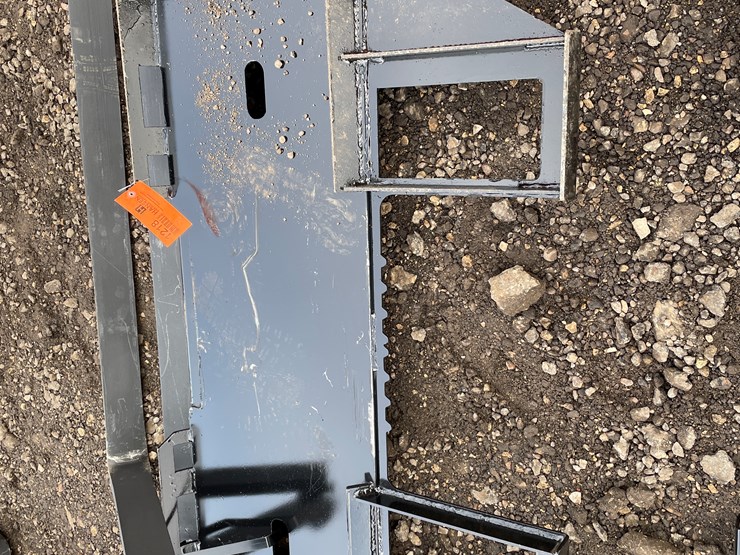 #1218-•-skidsteer-pallet-forks-image-4