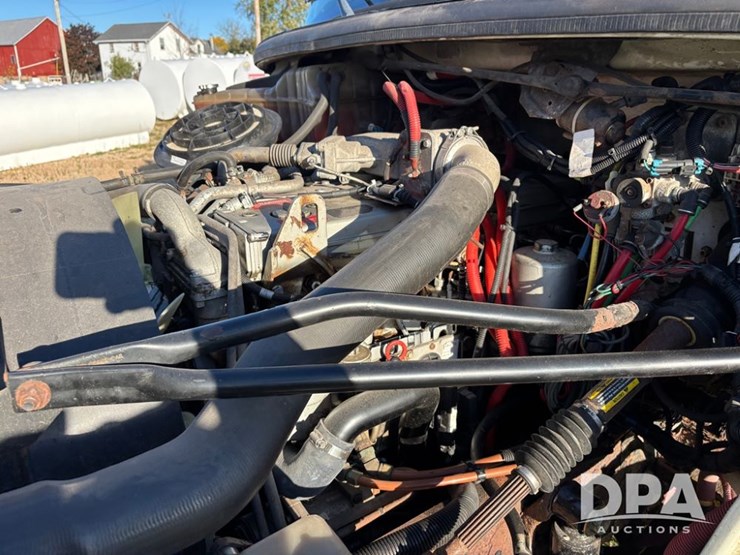 2005-freightliner-business-class-lp-bobtail-truck-(dr12590-unit-6501)-image-26