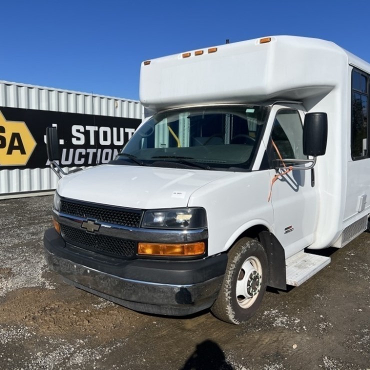 2014 Chevrolet Express Paratransit Bus