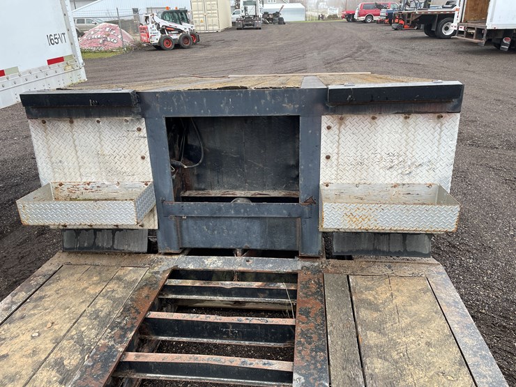 #1056-•-2005-xl60-specialized-38'-lowboy-trailer-(has-wi-title)-image-16