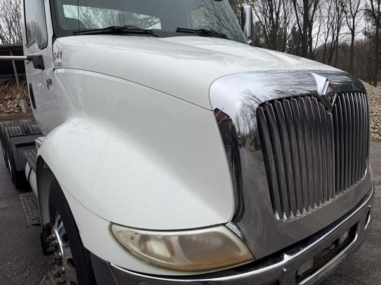 2005-international-8600-image-9